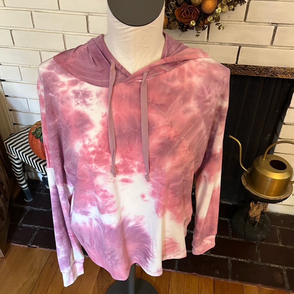 Derek Heart Tie Die Hoodie